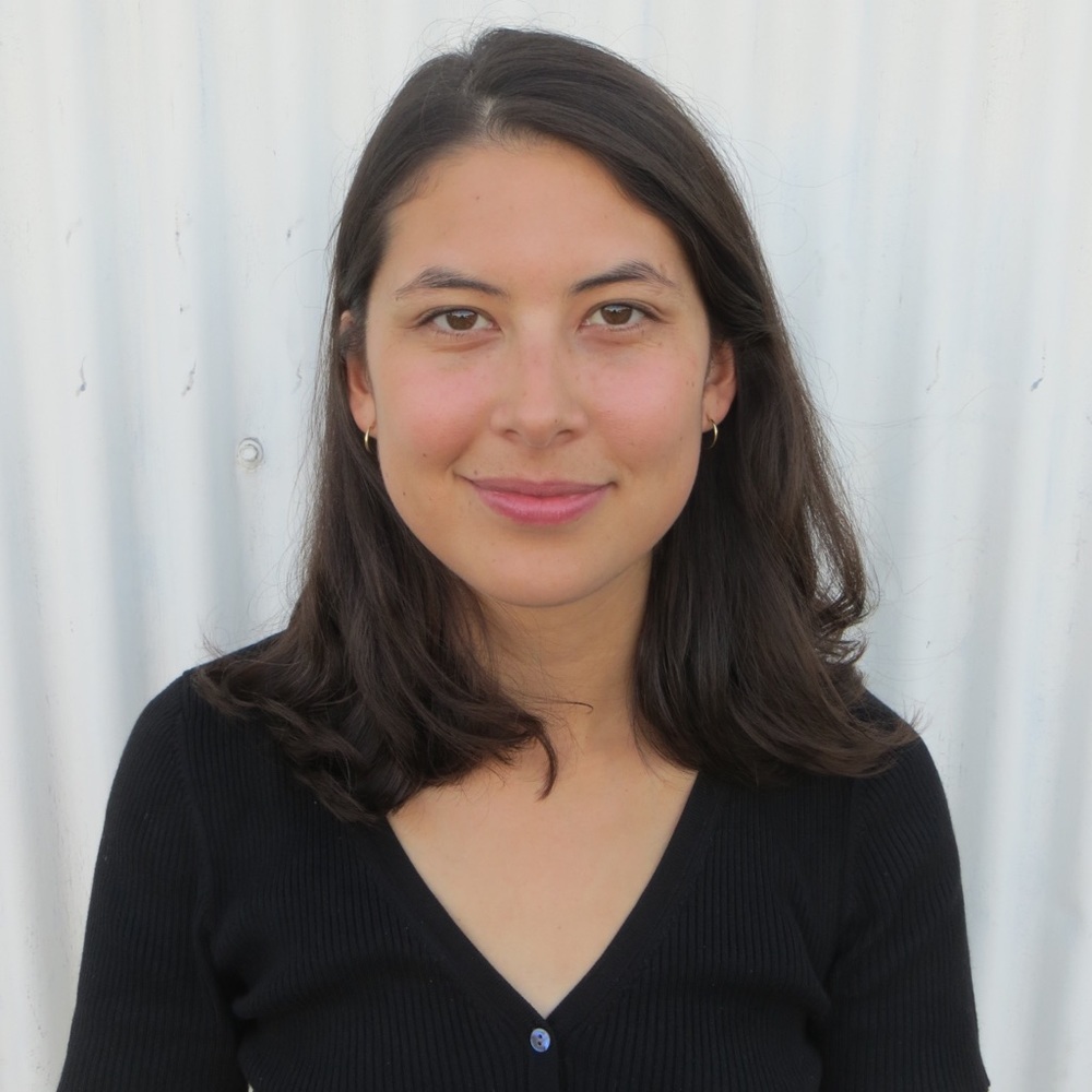 Meet your Posher, Emi